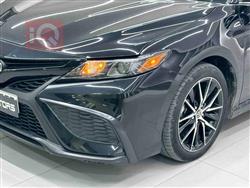 تۆیۆتا کامری